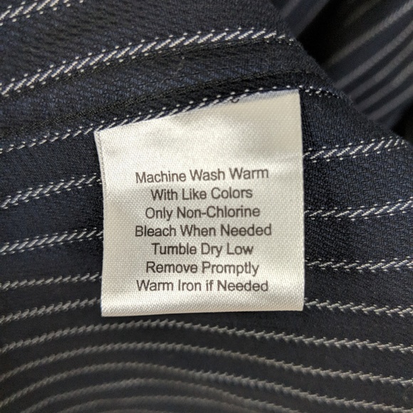 Pronto Uomo Non-iron Pinstripe Dress Shirt - Picture 6 of 6